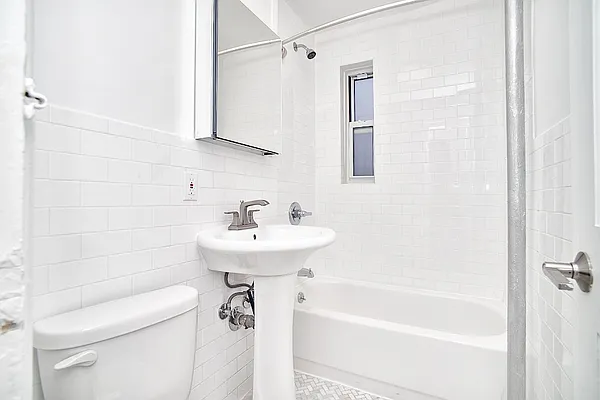 Rented by Living New York | media 9