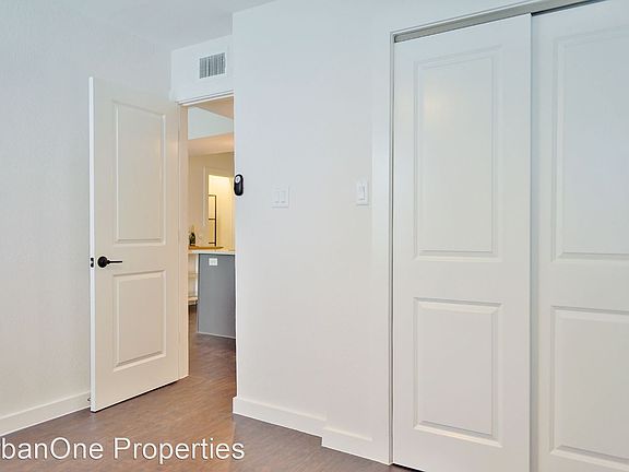5th image of 4321 Mount Vernon St #11205264