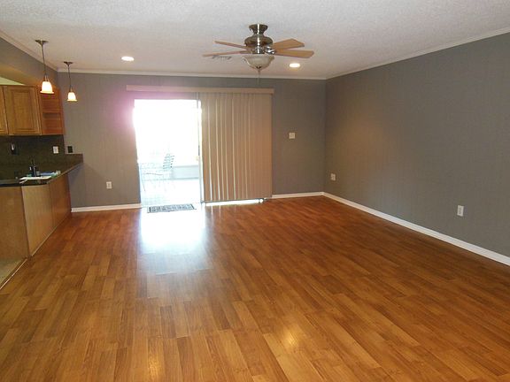 3rd image of 6225 Elm Sq E