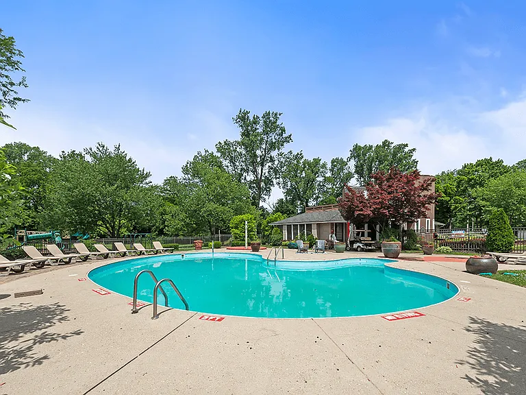 Sparkling Swimming Pool!