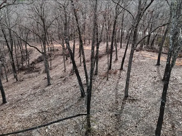 000 State Highway 76, Aurora, MO 65605