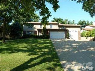 1136 Teson Rd, Hazelwood, MO 63042