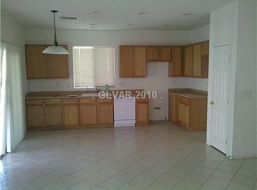 3rd image of 3565 Chelsea Grove St