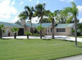 704 SW Wisper Bay Dr, Palm City, FL 34990