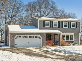 614 Spring Ct, Geneva, IL 60134