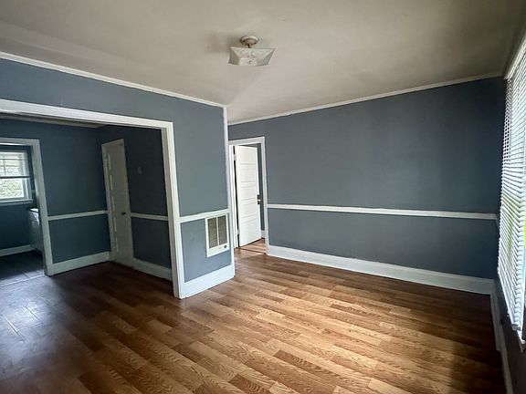 4th image of 108 Thurman Ave