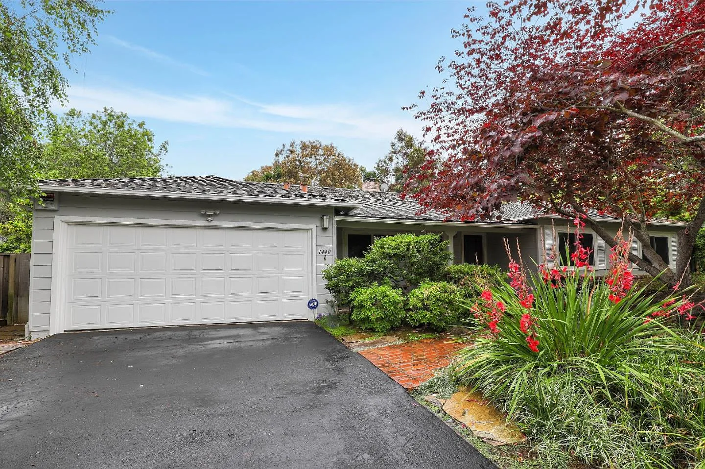 1440 Highland View Ct photo 1