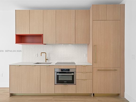 4th image of 90 NE 32nd St #1009