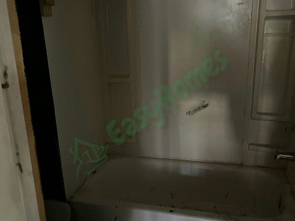 5th image of 110 Owens St N