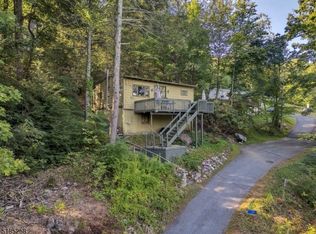 67 E Shore Trl, Branchville, NJ 07826