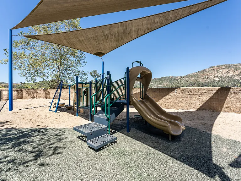 Eucalyptus Ridge - Military Housing — Photo 28