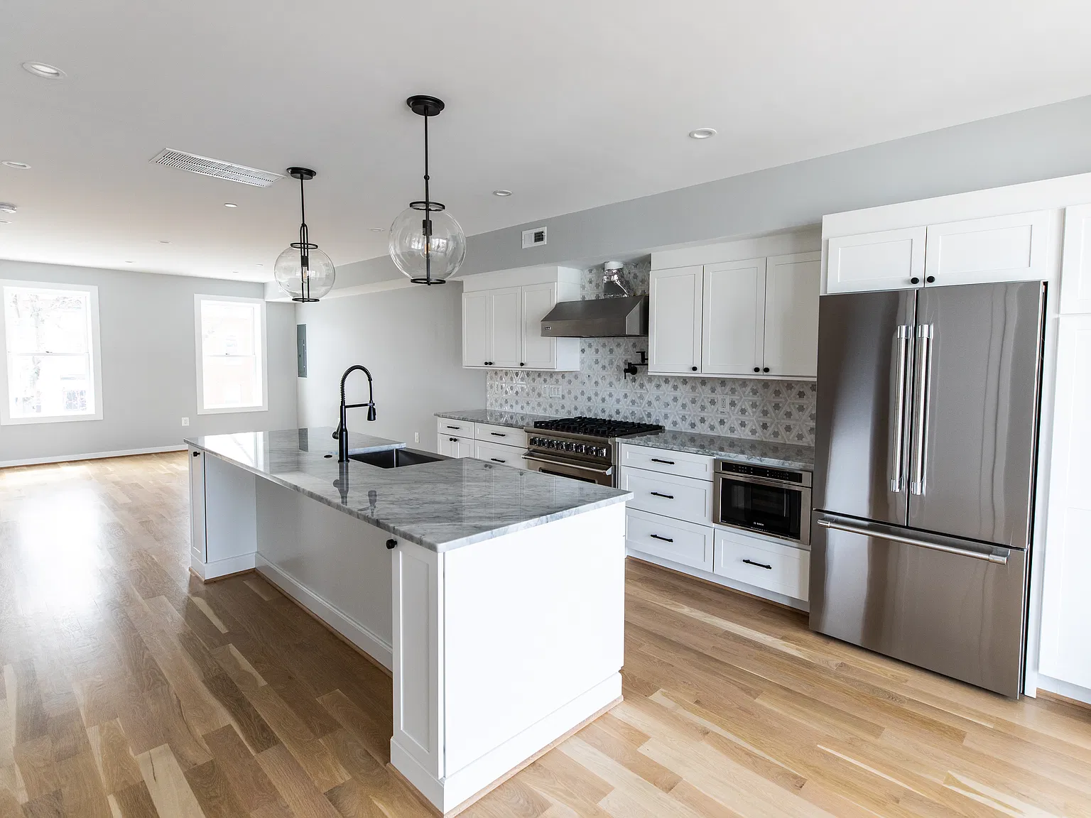 2 bed, 2.5 bath, 1350 sqft, $4,400 — Photo 1
