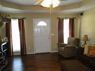4th image of 233 Lee Road 916