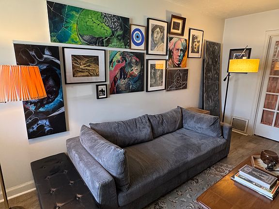 4th image of 422 E 9th Ave