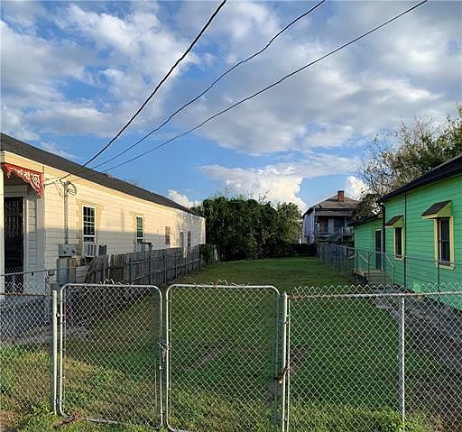 1st image of 2418 Clara St
