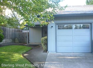 1584 Hondeleau Ln, Medford, OR 97504