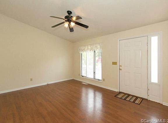 3rd image of 6924 Ravenglass Ln