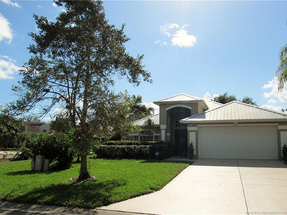 1st image of 700 NW Waterlily Pl