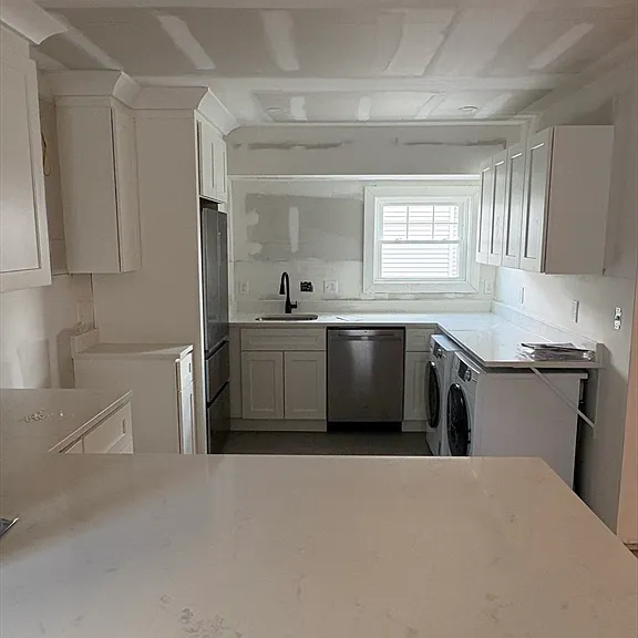 202 Robbins St #2 — Photo 2