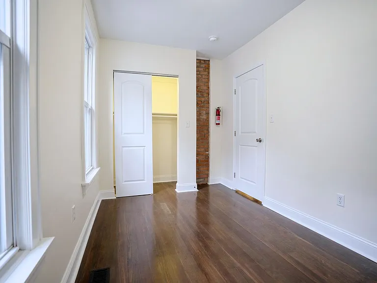142 E Maynard Ave — Photo 12