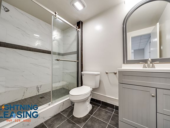 3rd image of 815 S Shenandoah St #100D
