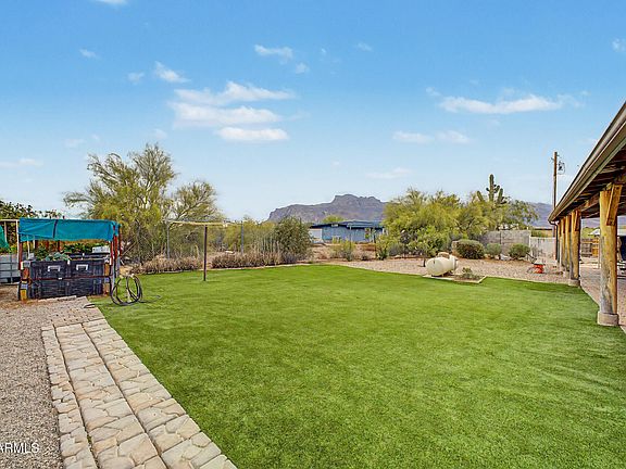 5th image of 2548 S VAL VISTA Road