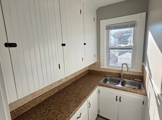 519 Manville Rd 3rdflr 2b/1b Renovated Balcony! Laundry Prkg Nopets!, Woonsocket, RI 02895