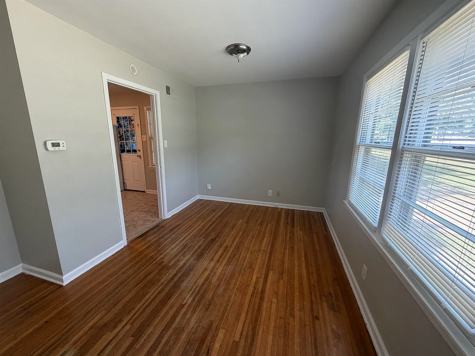 2 bed, 1.0 bath, 1019 sqft, $1,400 — Photo 4