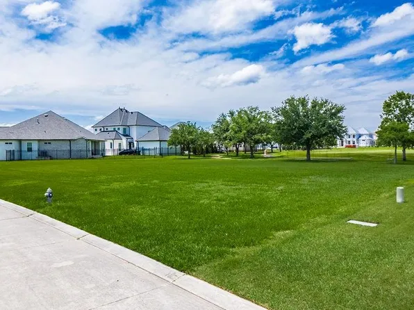 133 Dogwood Dr, Kenner, LA 70065