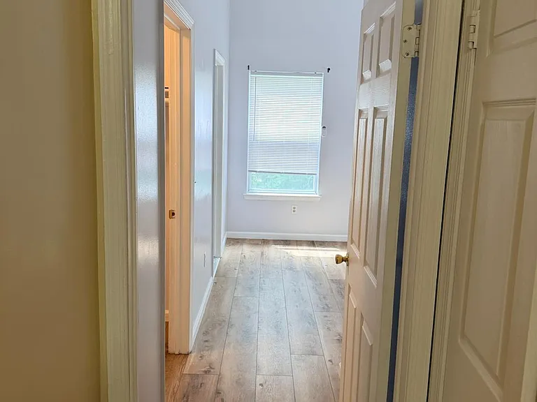 343 Ventnor Ct — Photo 16