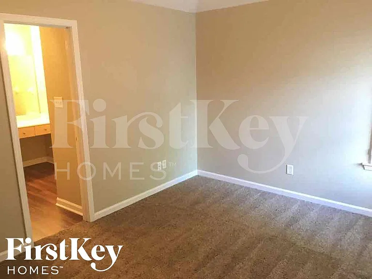 865 Abbey Grove Ln — Photo 12