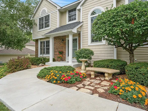 4150 Barrow Ct, Eagan, MN 55123