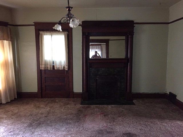 2nd image of 606 S Buchanan St