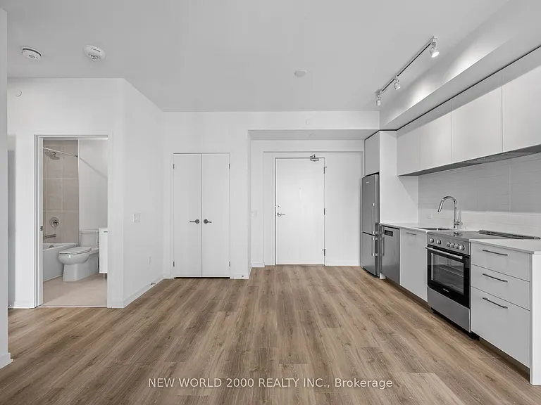 101 Roehampton Ave #2213 — Photo 9