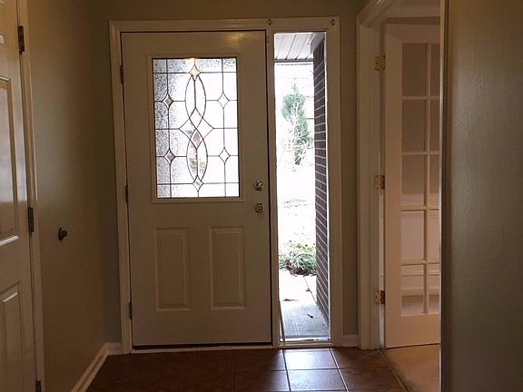 4th image of 1009 Kimbolton Dr