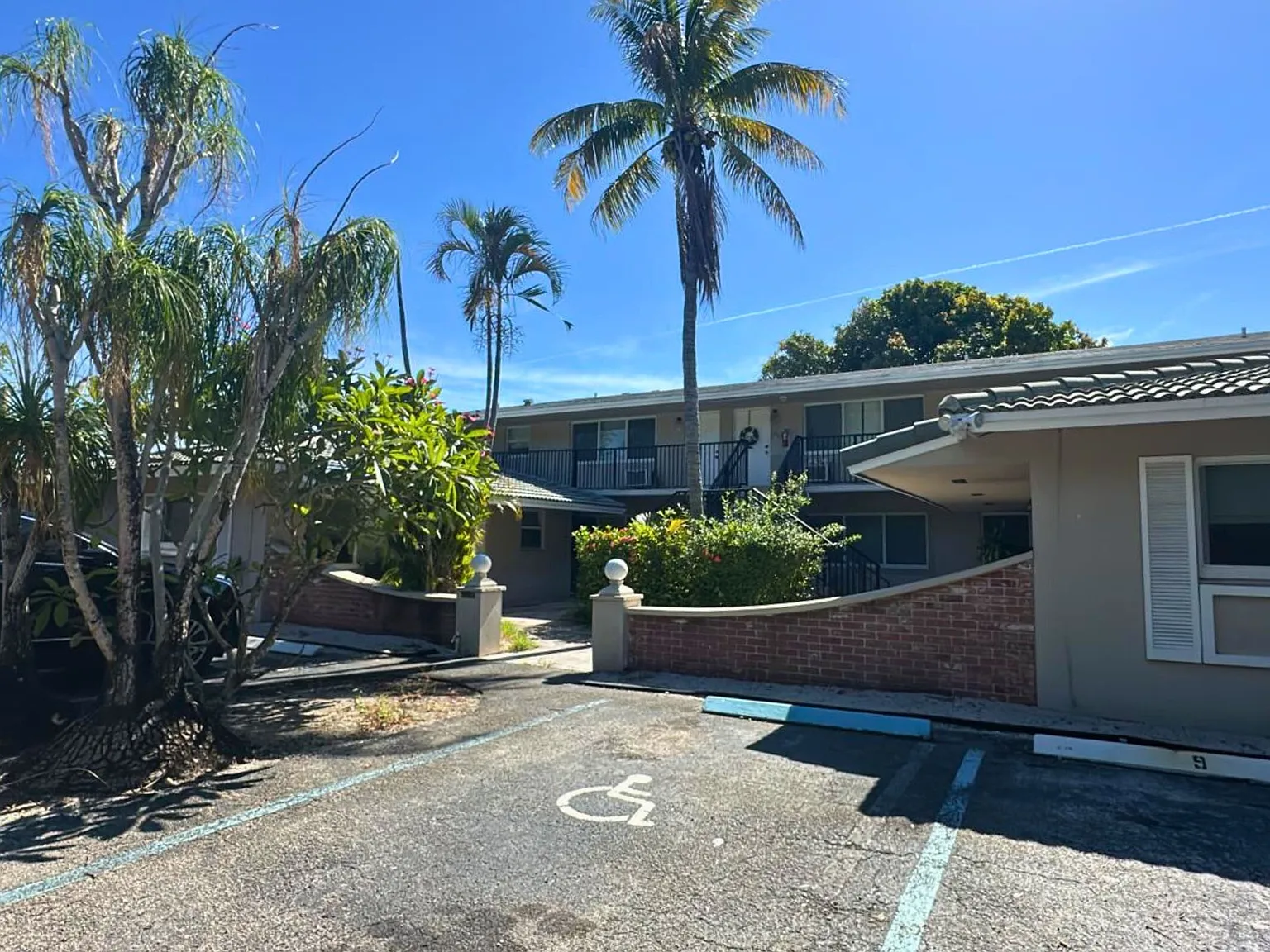 909 SE 14th Ct — Photo 3