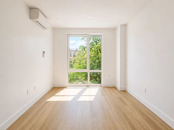 4th image of 141 Frost St #5B