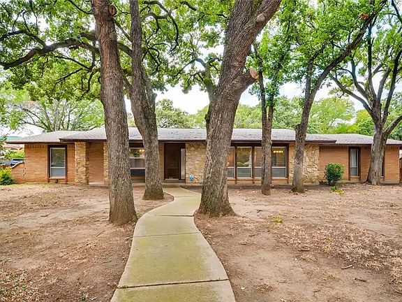 2nd image of 2028 Rockcreek Dr