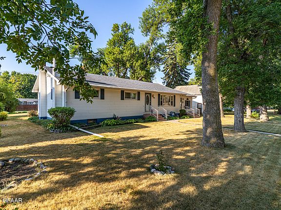 2nd image of 706 Odegard Ave SW