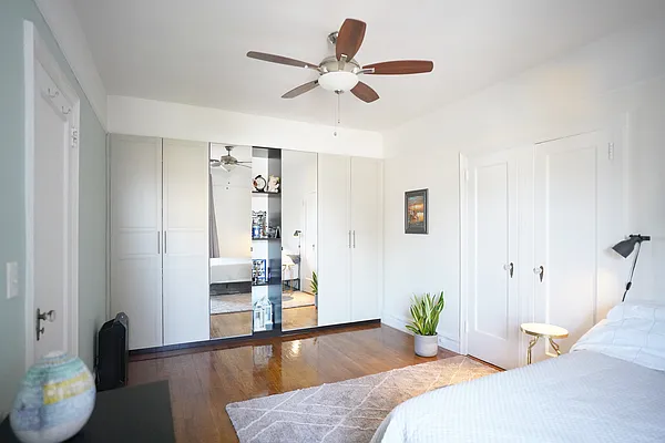 Sold by Winzone Realty Inc | media 18