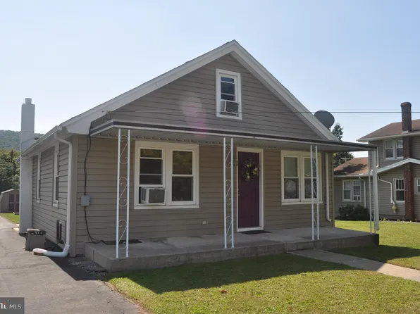 822 State St, Millersburg, PA 17061