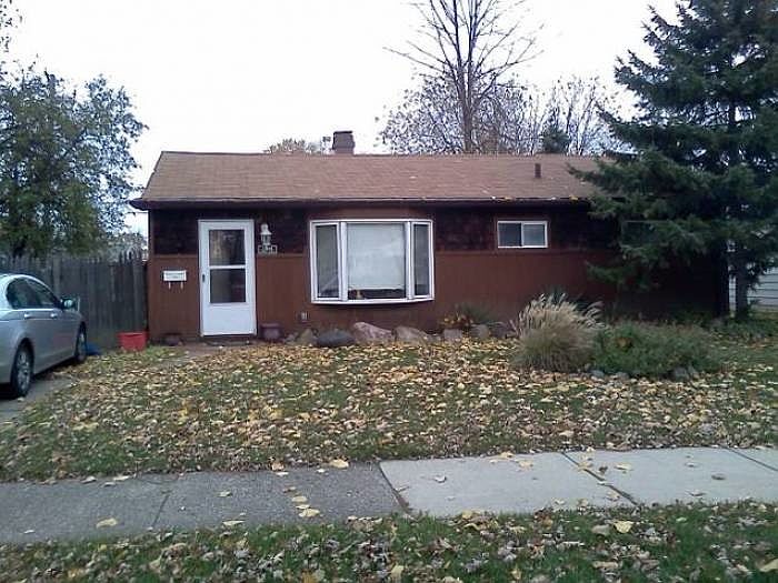 1st image of 23584 Lauren Ave
