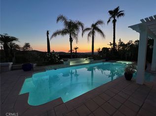 22110 Dardenne St, Calabasas, CA 91302