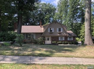 584 Jackson Ave, Washington Township, NJ 07676