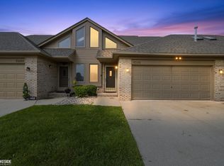 33084 Whispering Ln, Chesterfield, MI 48047
