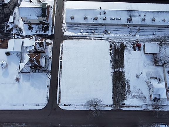 2nd image of 265 N Broadway Ave