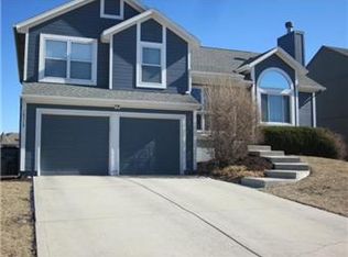 16315 S Warwick St, Olathe, KS 66062