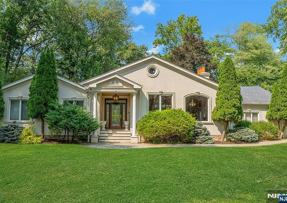 1st image of 45 Pleasant Ave