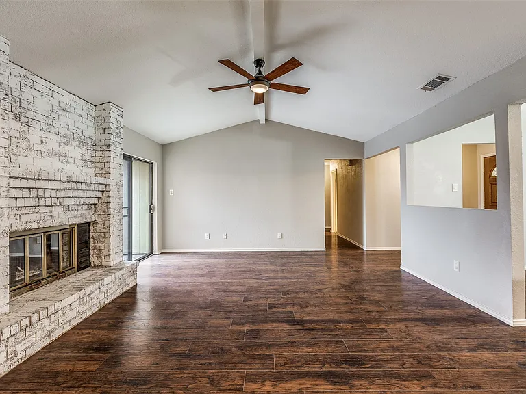 845 Harvest Glen Dr — Photo 3