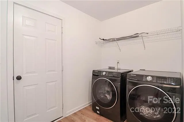 High quality washer dryer included